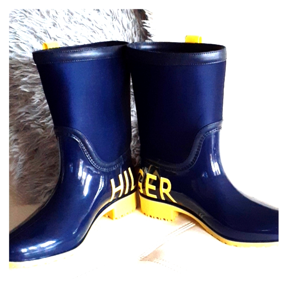 Tommy Hilfiger half calf rain boots